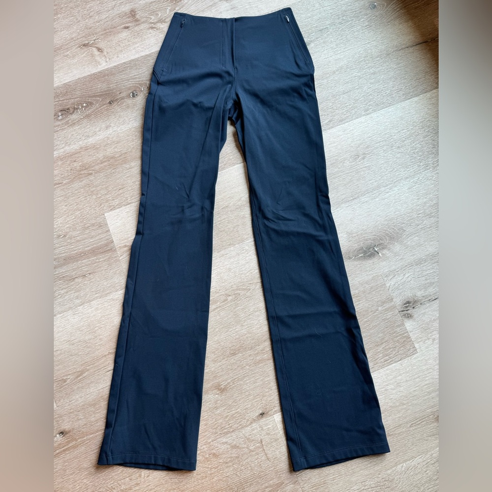 Lululemon pant.
